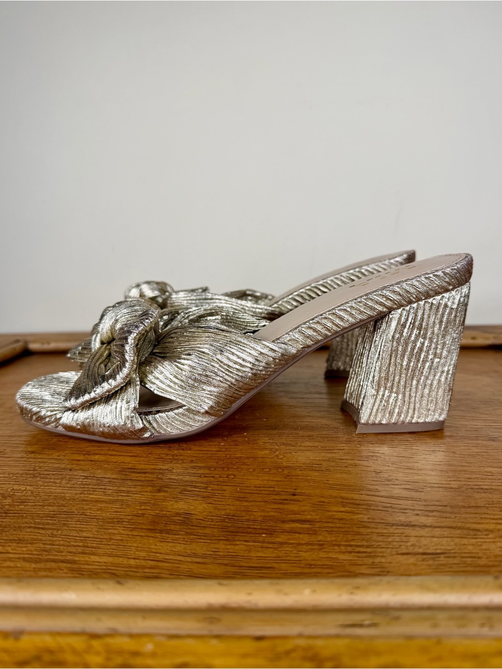 MIA Women’s Metallic Gold Slip-On Bow Heels Size 8.5